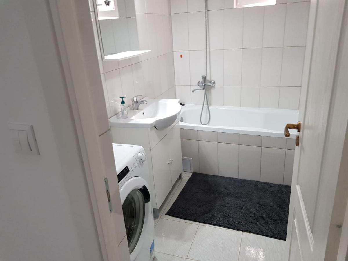 Apartament 8 Central Târgu-Mureş Esterno foto